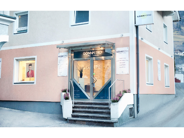 Bild 5 von Coiffeur Cosmetics GONNPETRO
