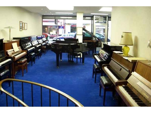 Bild 1 von  Piano Service Arian Vahdat