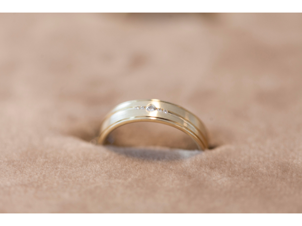 Bild 3 von BRAUTSCHMIEDE Hochzeitskleider& Ringe