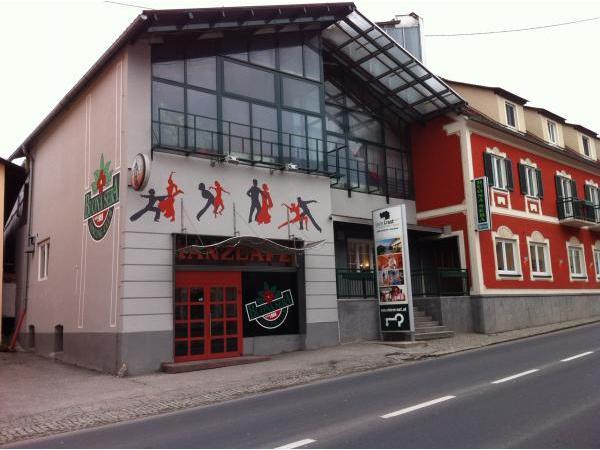 Bild 1 von BUONA SERA Dancing Club