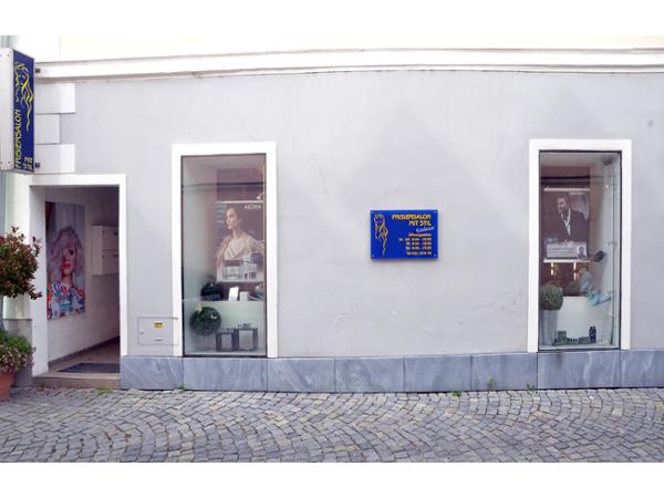 Bild 1 von Frisiersalon mit Stil