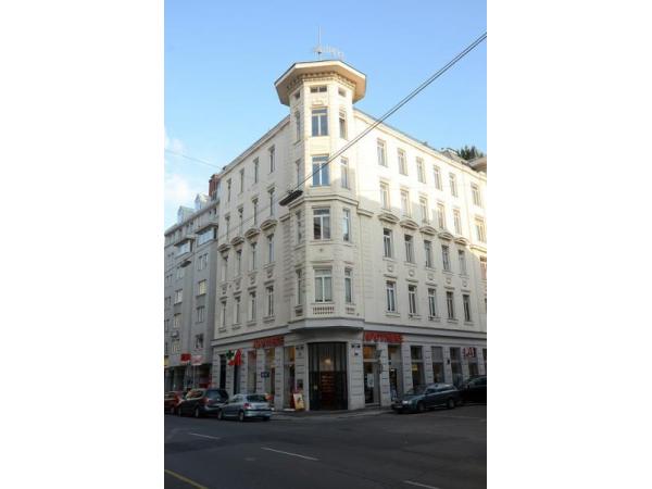 Bild 1 von St Franziskus-Apotheke