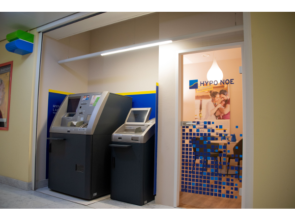Bild 1 von HYPO NOE Landesbank - SB-Foyer