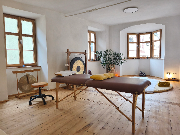 Bild 13 von BewusstSeinsRaum      Christiane Höllrigl-Mair Dipl. Shiatsupraktikerin Dipl Craniosacrale Arbeit humanenergetikerin Klangmassage Thetahealing Metaphysische Arbeit Entwicklungsbegleiterin Seelenarbeit