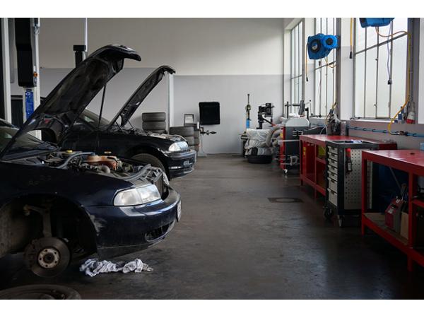 Bild 9 von EMB-KFZ Reparatur & Service GmbH
