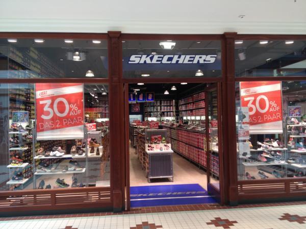 لافتة تجاوز تطهير skechers outlet 