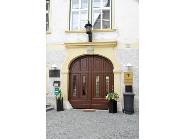 Bild 1 von Schloss Gumpoldskirchen - Gästehaus des Deutschen Ordens