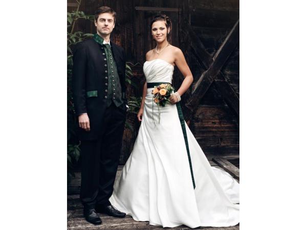 Bild 4 von Neuböck KG Mode/Hochzeit/Tracht