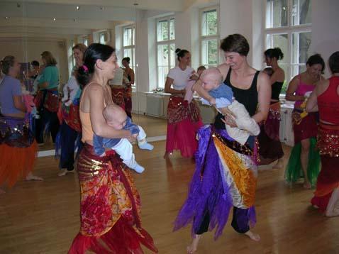Vorschau - Foto 3 von oran-dance Tanzen für Schwangere und Mütter mit Babys - Mag Ursula Oran-Daniel