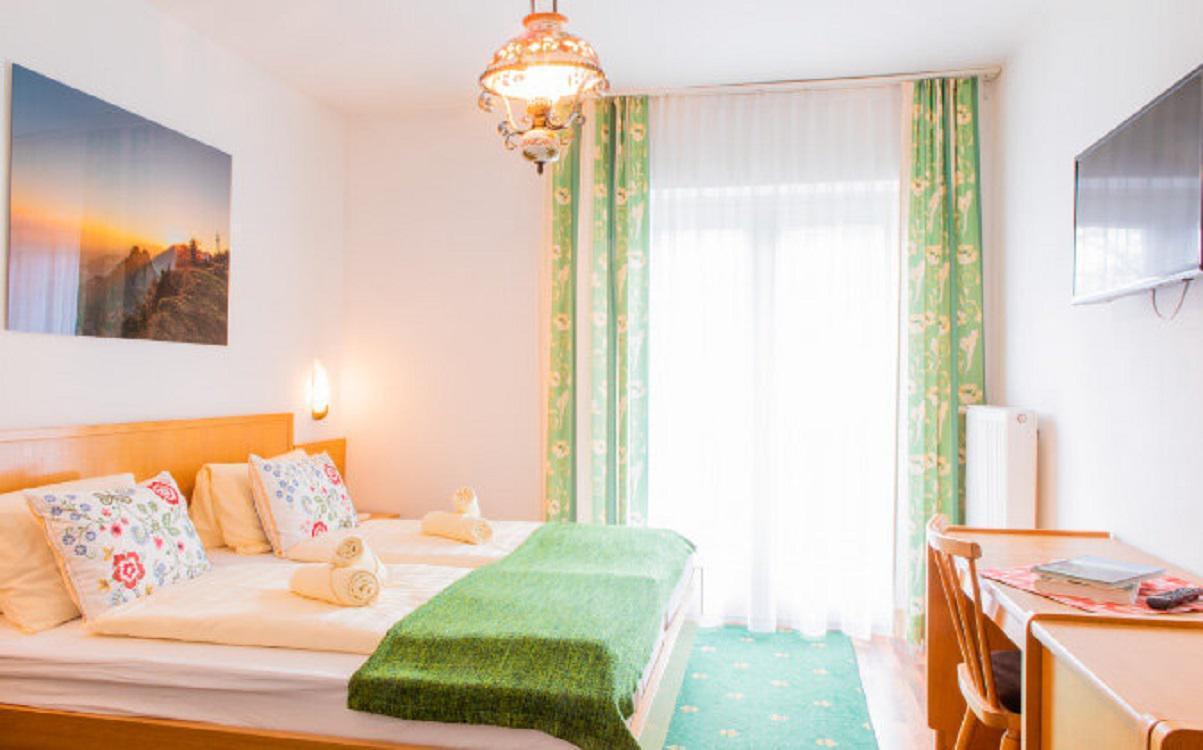 Vorschau - Foto 1 von Hotel garni Weberhäusl | Zimmer | Appartment | Catering