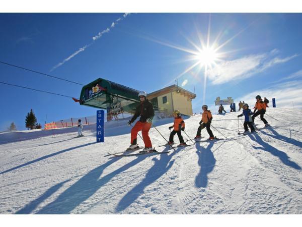 Vorschau - Foto 1 von Skischule Rot Weiß Rot Wagrain