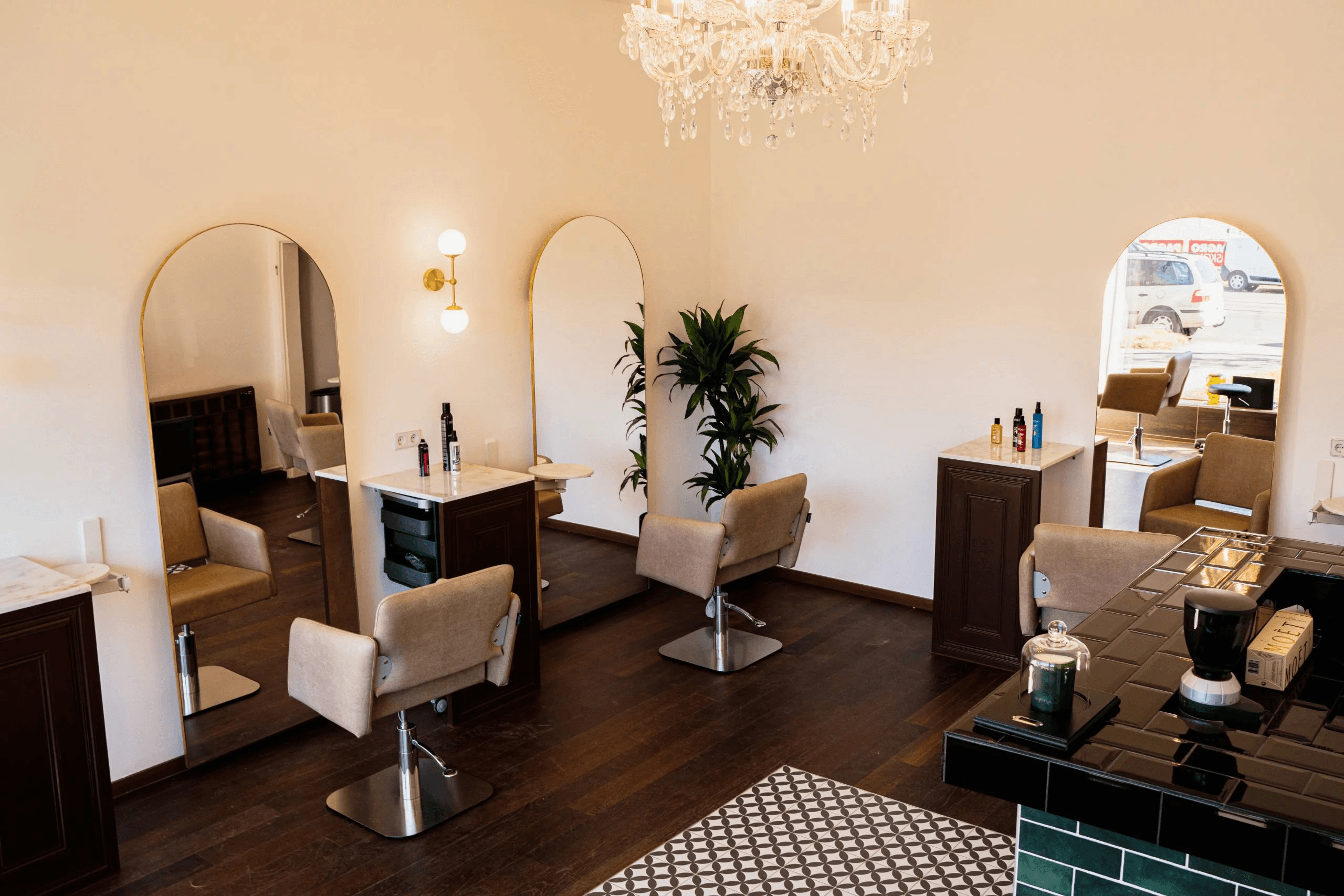 Vorschau - Foto 3 von Dagy’s Hair and Beauty Salon