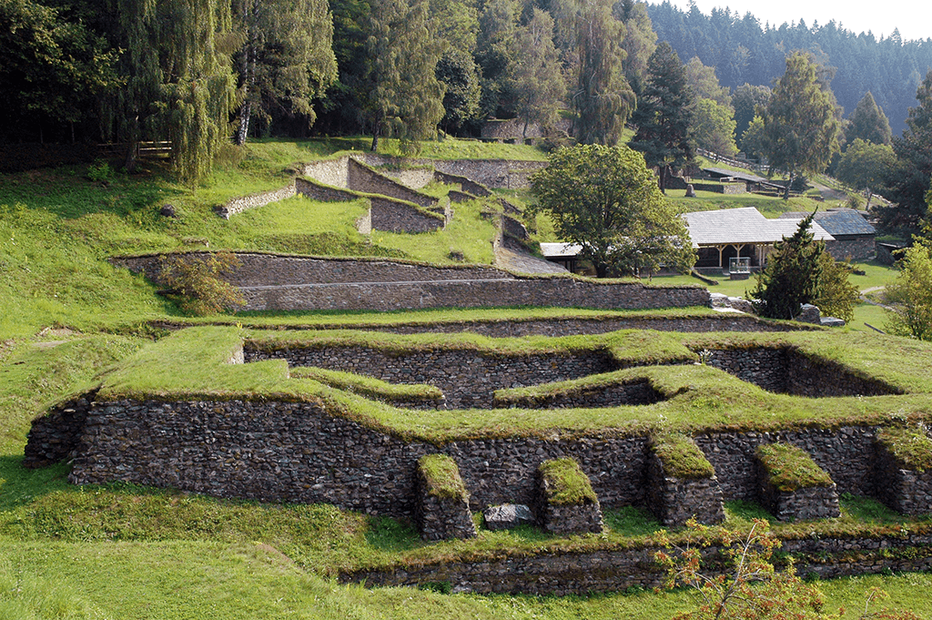 Vorschau - Foto 1 von Archäologischer Park Magdalensberg (und Amphitheater Virunum)