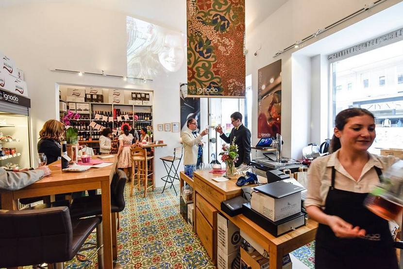 https://www.herold.at/gelbe-seiten/wien/SS96R/just-taste/ Weinbar