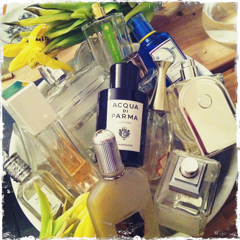 Hilfe bei der Auswahl eines neuen Parfums kann Goldes wert sein! Bild (c) Andrea Pickl Hilfe bei der Auswahl eines neuen Parfums kann Goldes wert sein! Bild (c) Andrea Pickl