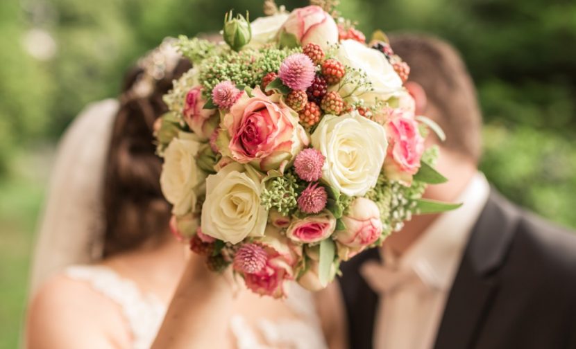 Hochzeitsbräuche, Braut, Hochzeit, Brautpaar, Brautstrauß