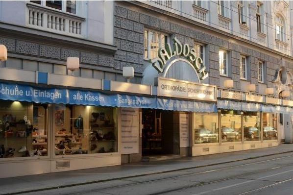 Das Daldosch Fußzentrum bietet Schuhe Übergrößen in der Länge und Breite sowie Schuhe Untergrößen