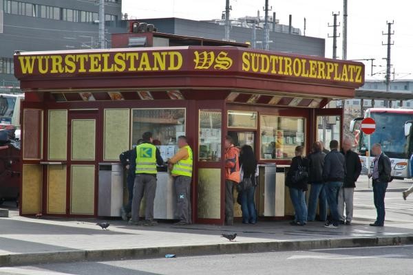 suedtirolerplatz Würstelstand, 10 einzigartige Würstelstände in Wien