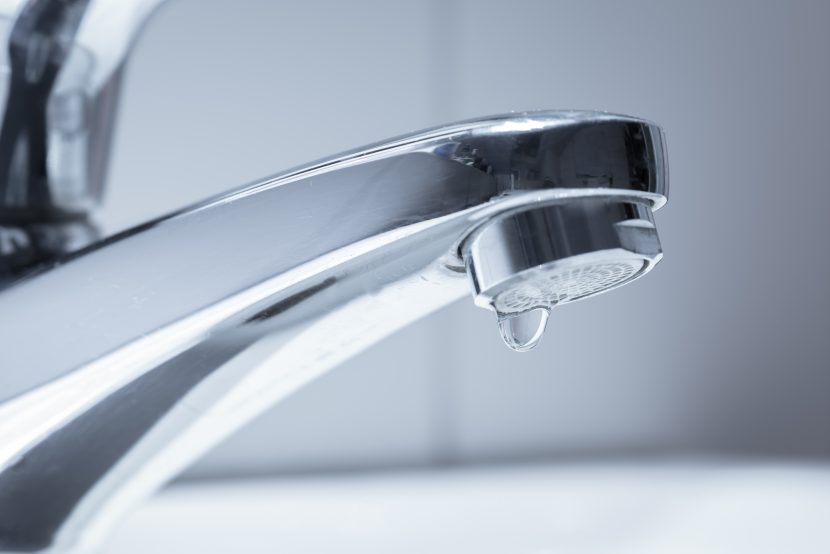Wasserhahn Tropft Oben Raus Konzept Armaturen