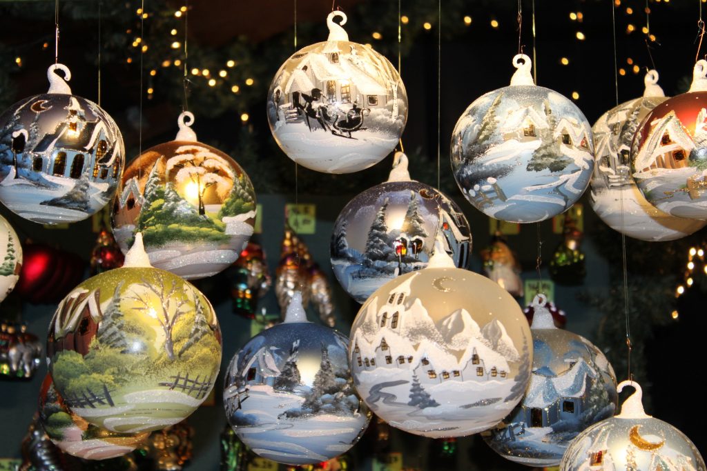 Handbemalte Weihnachtskugeln & Christbaumschmuck HEROLD