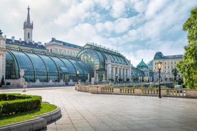 Das Schmetterlingshaus Wien im Palmenhaus unweit der Wiener Hofburg.