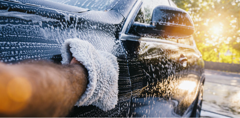 Autopflege im Winter: Vorsicht bei der Autowäsche