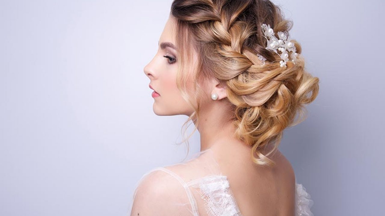 Mit diadem hochgesteckt brautfrisuren Brautfrisuren mit