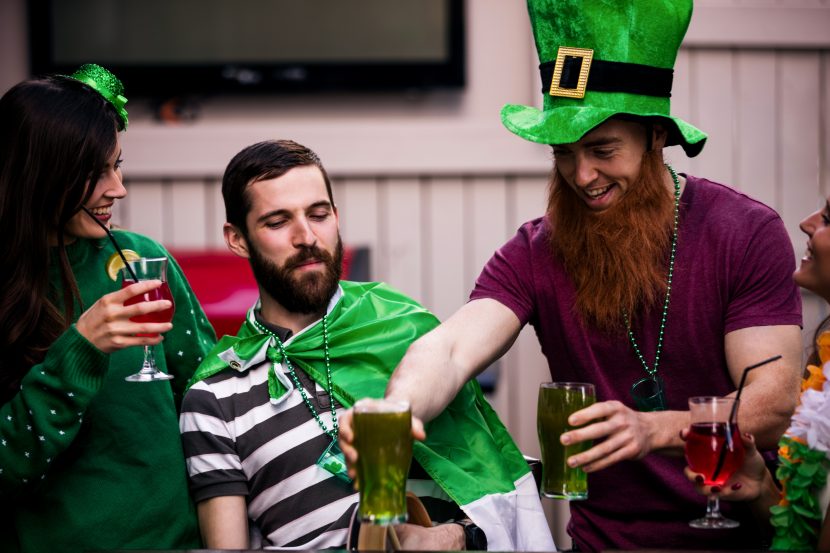 Grünes Bier am St. Patricks Day