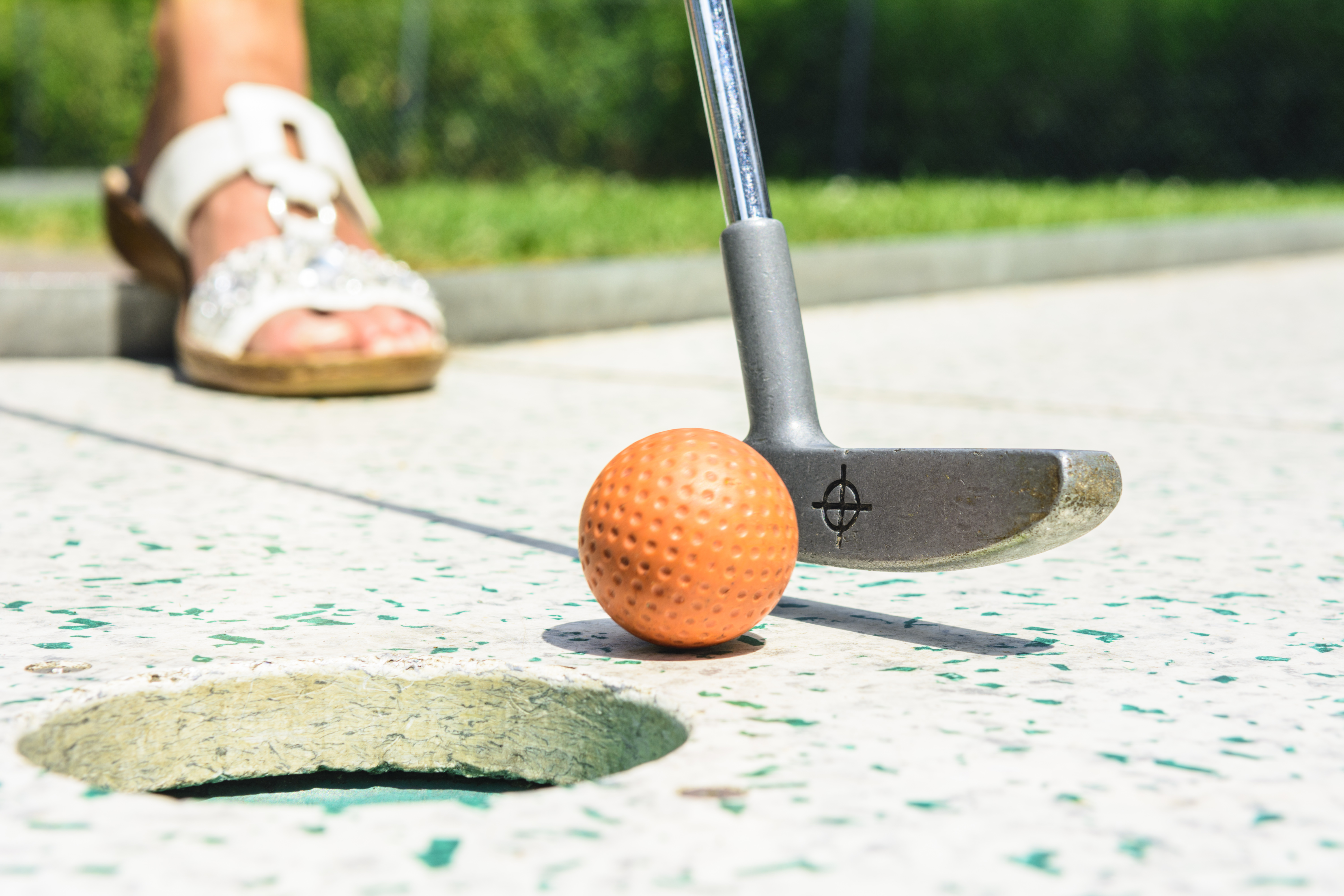 Miniaturgolf spielen Miniaturgolf spielen