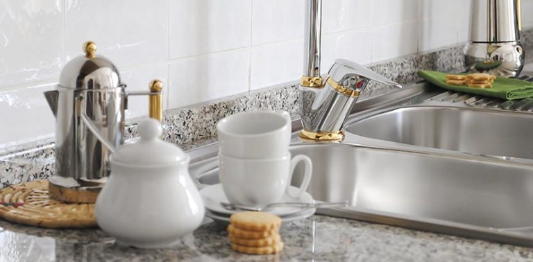 Granit reinigen und pflegen: Tipps & Hausmittel bei Flecken - HEROLD.at