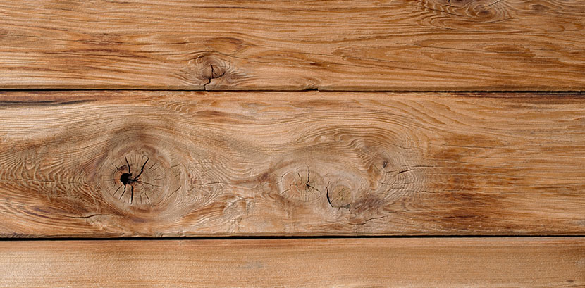 Dielen aus Zedernholz mit rötlichem Schimmer