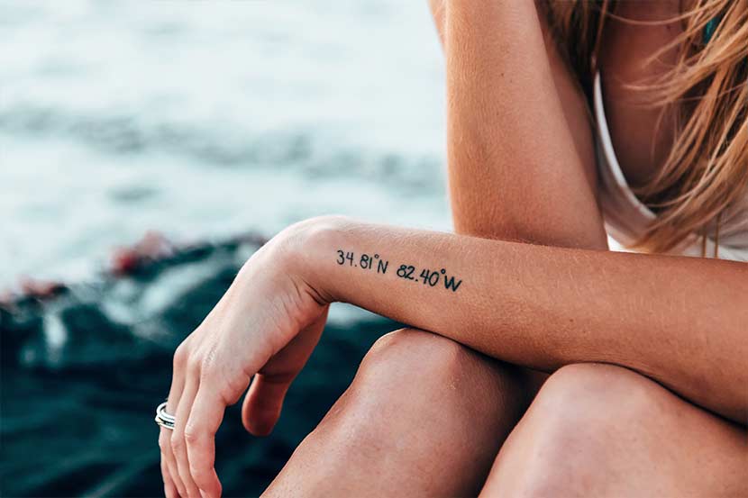 Brust frauen tattoos Drachen Tattoo