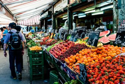 Am Naschmarkt kannst du Wien gratis erleben.