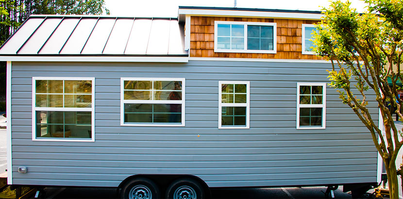 Ein Tiny House auf Rädern. Das mobile Minihaus kann man überall hin mitnehmen.