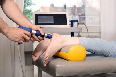 Eine Stoßwellentherapie bei Fersensporn