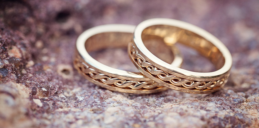 Trauringe Trends 2019: filigrane Fantasy Eheringe in Gold