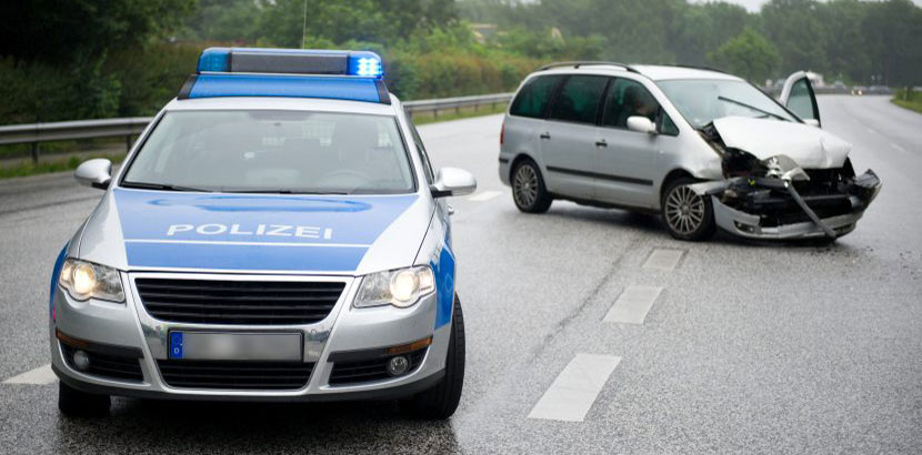 Autounfall Schuldfrage Polizei anfordern