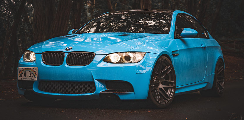 BMW hellblau