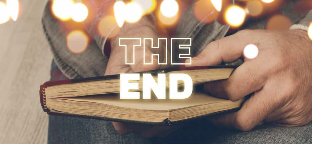 "The End"-Schriftzug über zuklappendem Buch